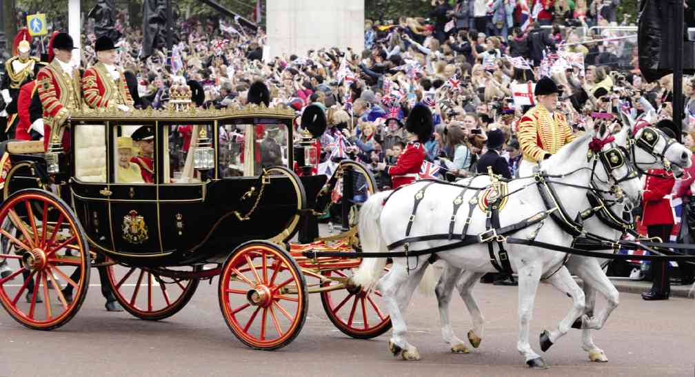queen elizabeth 2 wedding day. BRITAIN#39;S Queen Elizabeth II