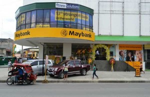 Maybank, Malaysia’s biggest bank. Malaysian investors are expected to start exploring investment opportunities in Mindanao—particularly in the banking, palm oil and rubber plantations, infrastructure and tourism industries—following the successful business mission held alongside the state visit of President Aquino to Malaysia last week. CDN FILE PHOTO