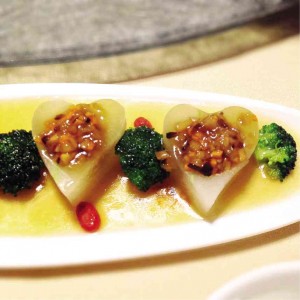 SWEETHEART Deal: White Jade Mushroom in Melon and Turnip Ring 