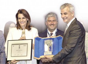 AYALA Corp. president and COO Fernando Zobel de Ayala (right) received the IMD-Lombard Odier Family Business Award with Beatriz Urquijo Zobel de Ayala and Inaki Suarez de Puga 