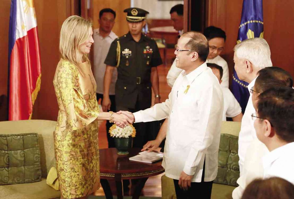 PRESIDENT Aquino welcomes Her Majesty Queen Maxima of the Netherlands during a recent courtesy call. GRIG C. MONTEGRANDE