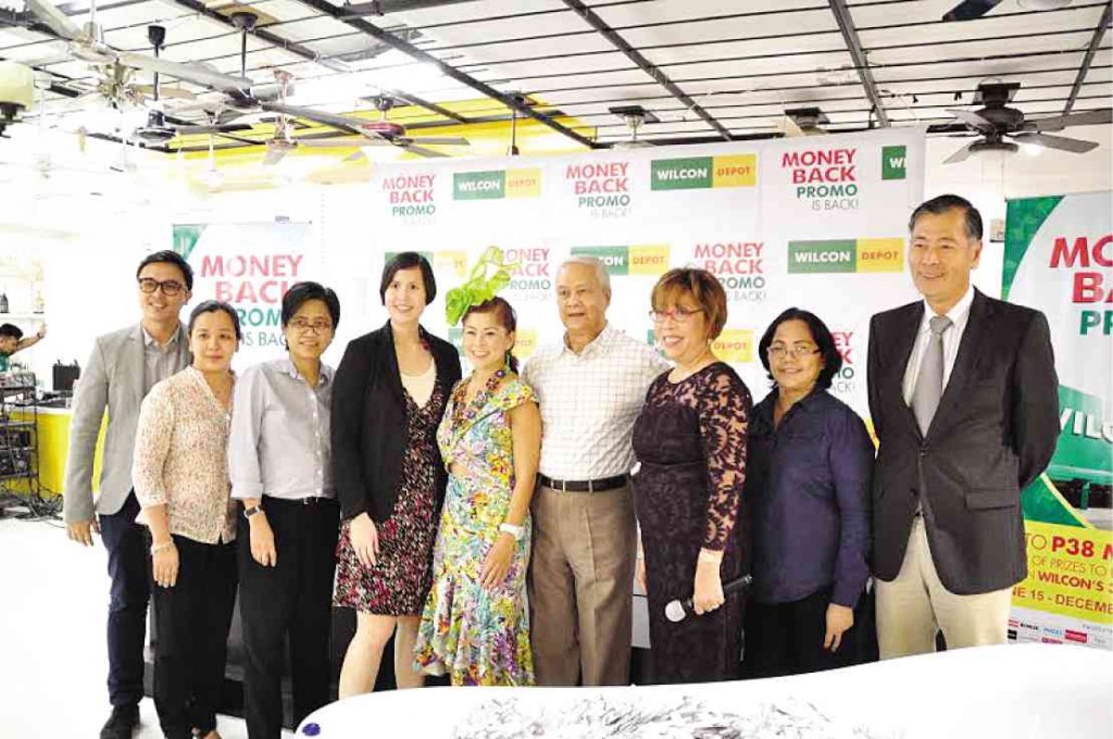 MARIWASA Siam Ceramics VP for finance and administration Emilie Maramag, Wilcon EVP and chief financial officer Lorraine Belo-Cincochan, Wilcon brand ambassador Tessa Prieto-Valdes, Philippine Institute of Interior Designers College of Fellows chancellor IDr. Johnny Hubilla, Wilcon SEVP and COO Rosemarie Ong, DTI representative Rose Egmilan and Hocheng Philippines Corp.’s president Sam Chen