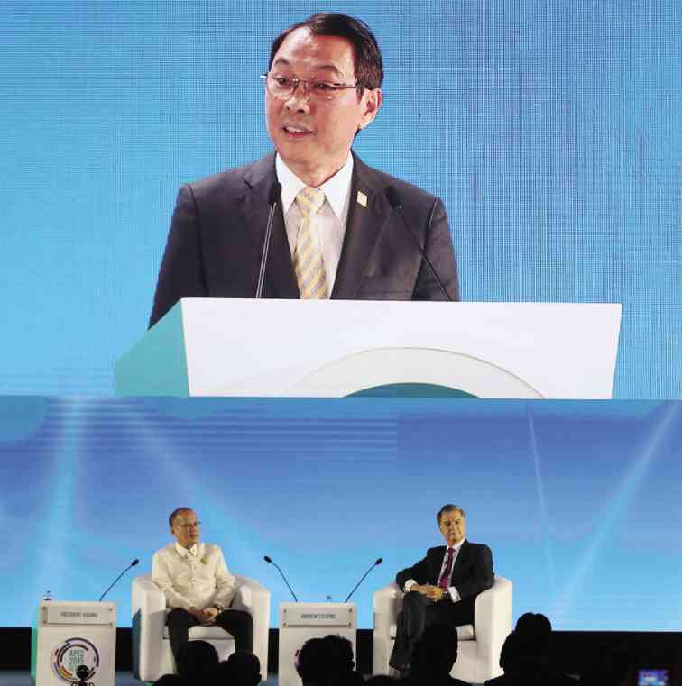 APEC CEO Summit 2015 chair Tony Tan Caktiong opens the Apec CEO summit    MARIANNE BERMUDEZ