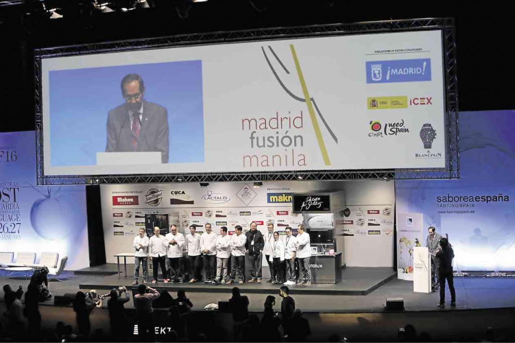 MADRID Fusion Manila 2016 was launched at Madrid Fusion in Spain. Madrid Fusion Manila will be held on April 7-9. Chef Joan Roca of El Celler de Can Roca, currently World’s No. 1 on the list of World’s 50 Best Restaurants; Virgilio Martinez, of Central, Latin America’s No. 1 on the list of Latin America’s 50 Best Restaurants; and Margarita Fores, Asia’s Best Female Chef 2016, take the stage as Philippine Ambassador to Spain Carlos Salinas invites Madrid Fusion participants to come to the Philippines in April. With them are Chefs Jose Andres, Jordi Butron, Angel Leon, Ricard Camarena and David Thompson, who will all speak during Madrid Fusion Manila 2016.