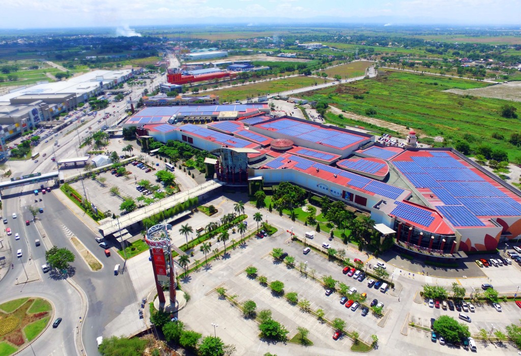 Robinsons Starmills now holds the record of having the largest solar power plant for own use on its roofdeck 