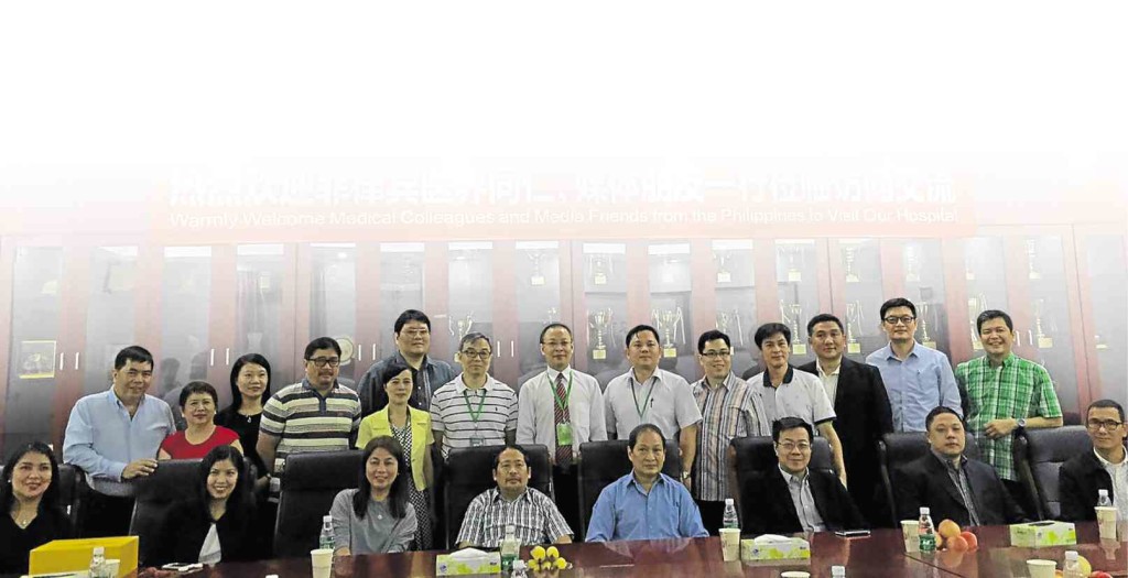 HOSPITAL officials welcome Filipino doctors during their visit in Guangzhou.