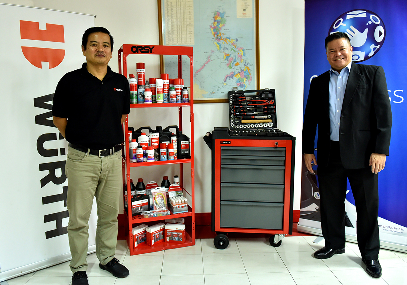 Würth Managing Director Ariel de Jesus and Globe Business Sales Director Robie Reyes with the display of the different products Würth offers to its clients. 