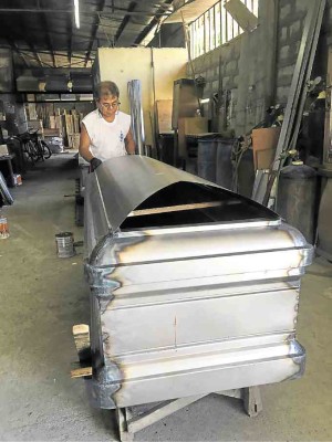 coffin maker (10)
