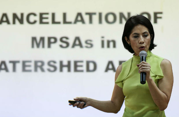 Sec. Gina Lopez with a copy of the DENR Mine Audit Report during a press briefing on Mineral Production Sharing Agreement. INQUIRER PHOTO/LYN RILLON