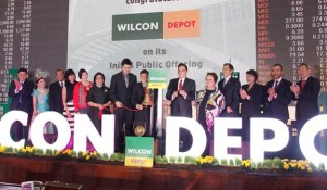 Shown in the photos above during the listing ceremony are (from left): Johnny Litton; Tessa Prieto-Valdez; Wilcon Independent Director Ricardo Pascua; Wilcon Director, Executive Vice President and Chief Product Officer Careen Belo; Wilcon President & CEO Lorraine Belo-Cincochan; Wilcon Director, Senior Executive Vice President and Chief Operating Officer Rosemarie Bosch-Ong; Wilcon Director, Treasurer and Chief Financial Officer Mark Andrew Y. Belo; Wilcon Founder and Chairman William T. Belo; PSE Chairman Jose T. Pardo; PSE Director Ma. Vivian Yuchengco; PSE President and CEO Hans B. Sicat; PSE Treasurer Omelita J. Tiangco; PSE Chief Operating Officer Roel A. Refran and PSE Director Alejandro T. Yu.