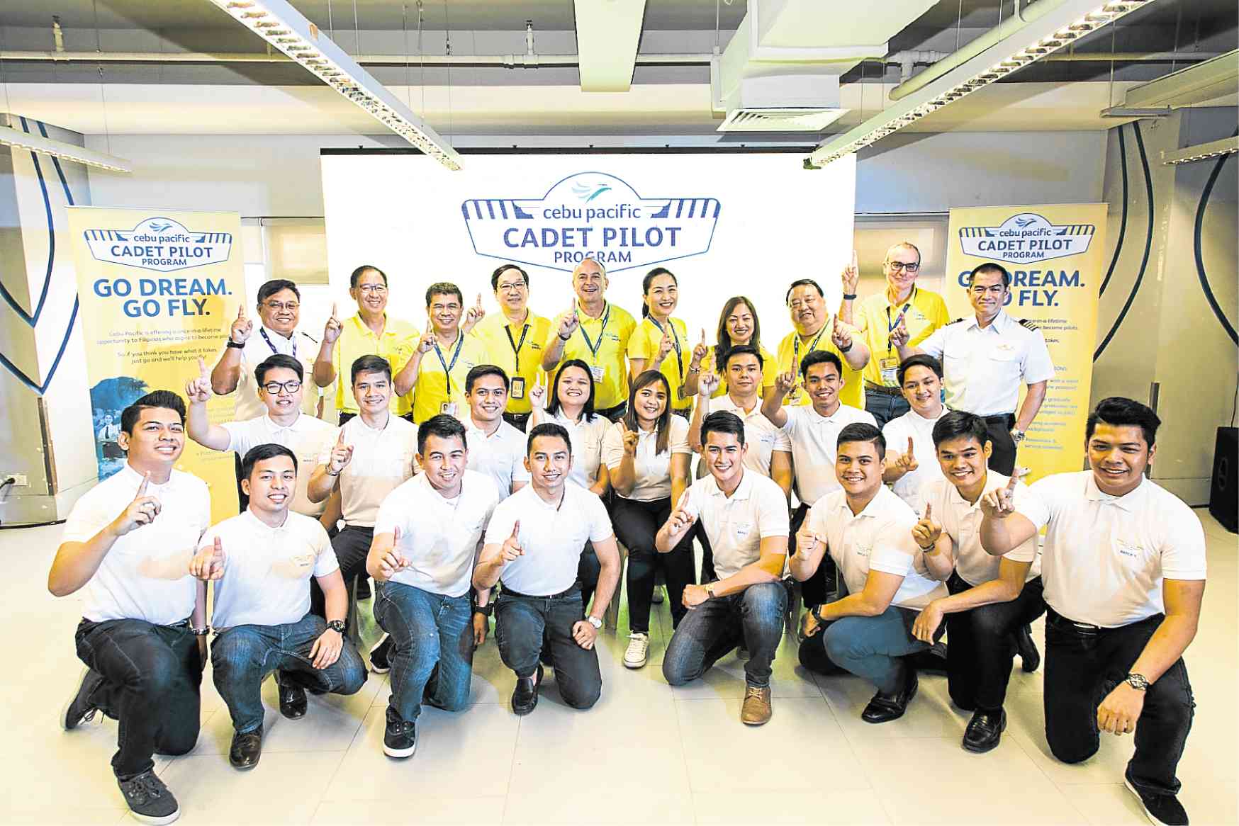 cebu-pacific-helps-cadet-pilots-reach-for-the-stars-inquirer-business