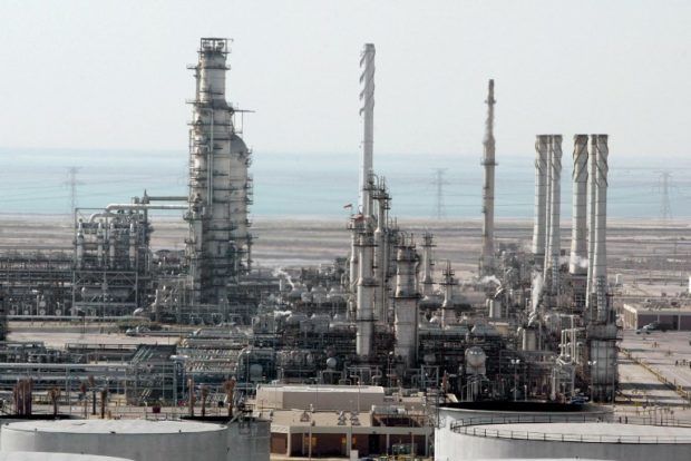 Opec oil production falls as Saudi Arabia slashes output