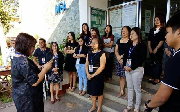 NFA-Bohol workers wear black to mourn ‘death of the rice industry’