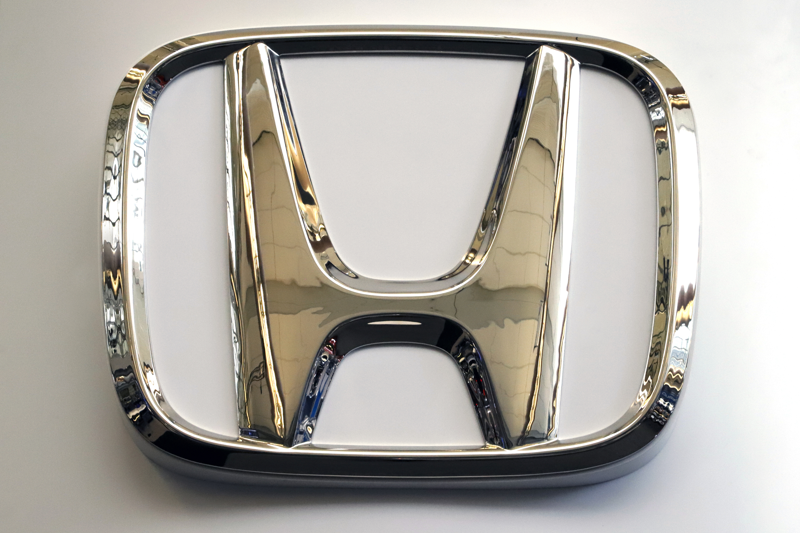 Honda recalls 1.2M more vehicles with dangerous air bags in US