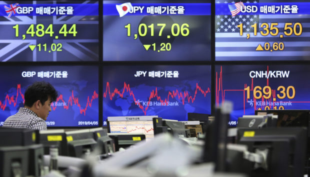  Asia shares mostly higher on upbeat talk on China-US trade