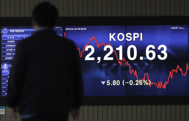  Asian stocks mixed after new Wall Street high
