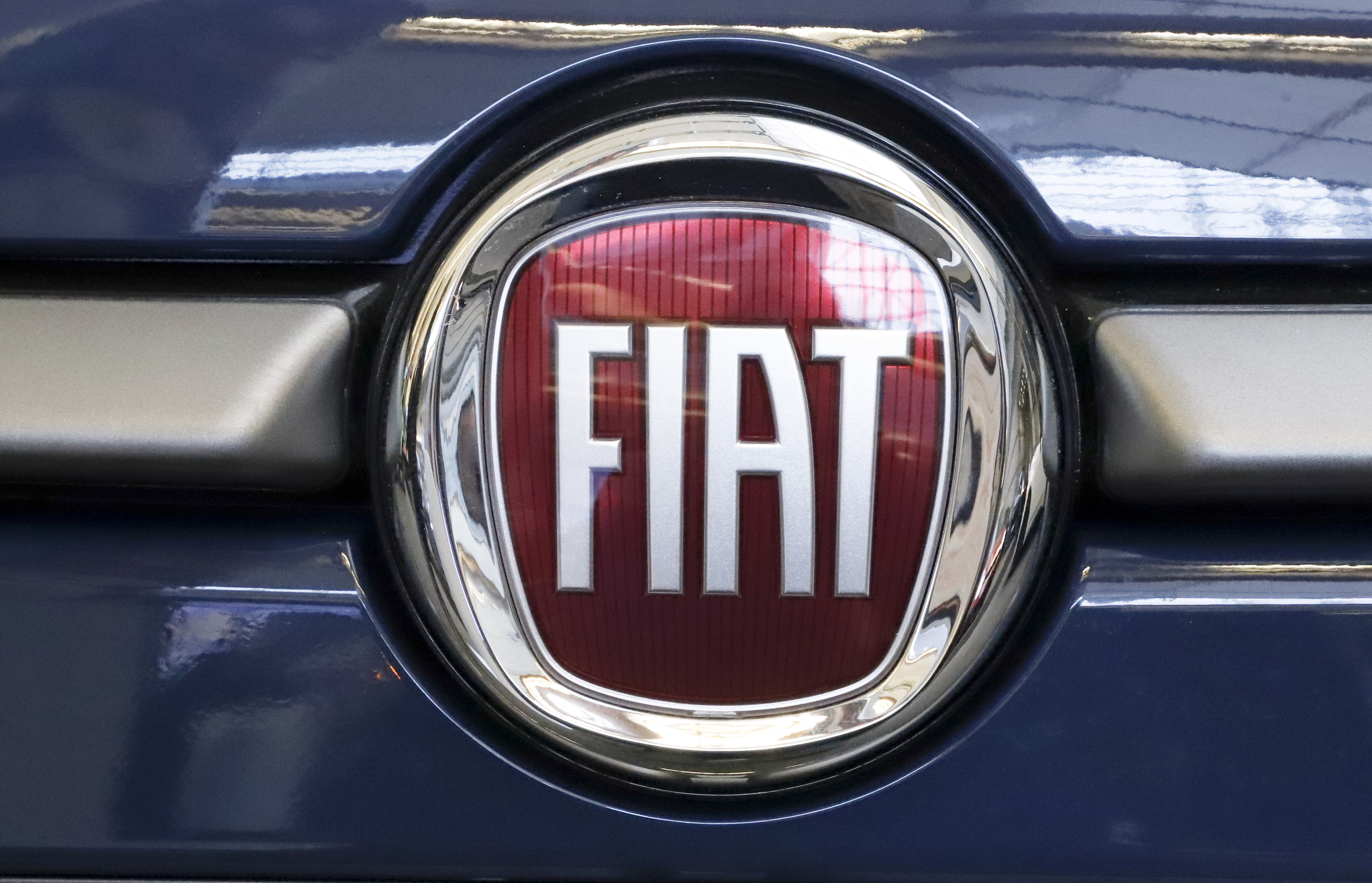 Fiat Chrysler proposes merger with French carmaker Renault
