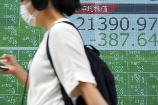 Asian stocks fall further on economy worries
