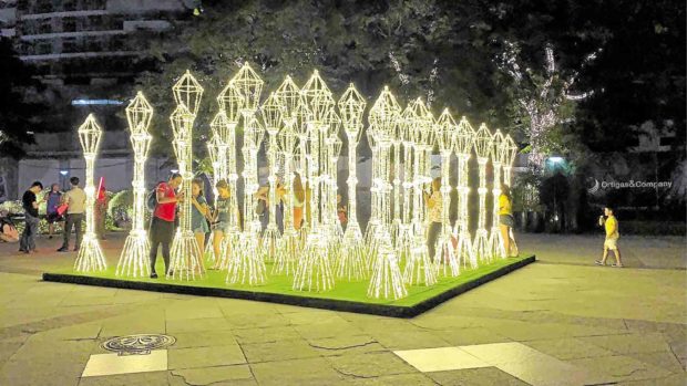 A ‘lit’ Christmas at Capitol Commons