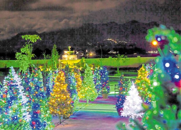 Christmas tree park lights up in Bacolod