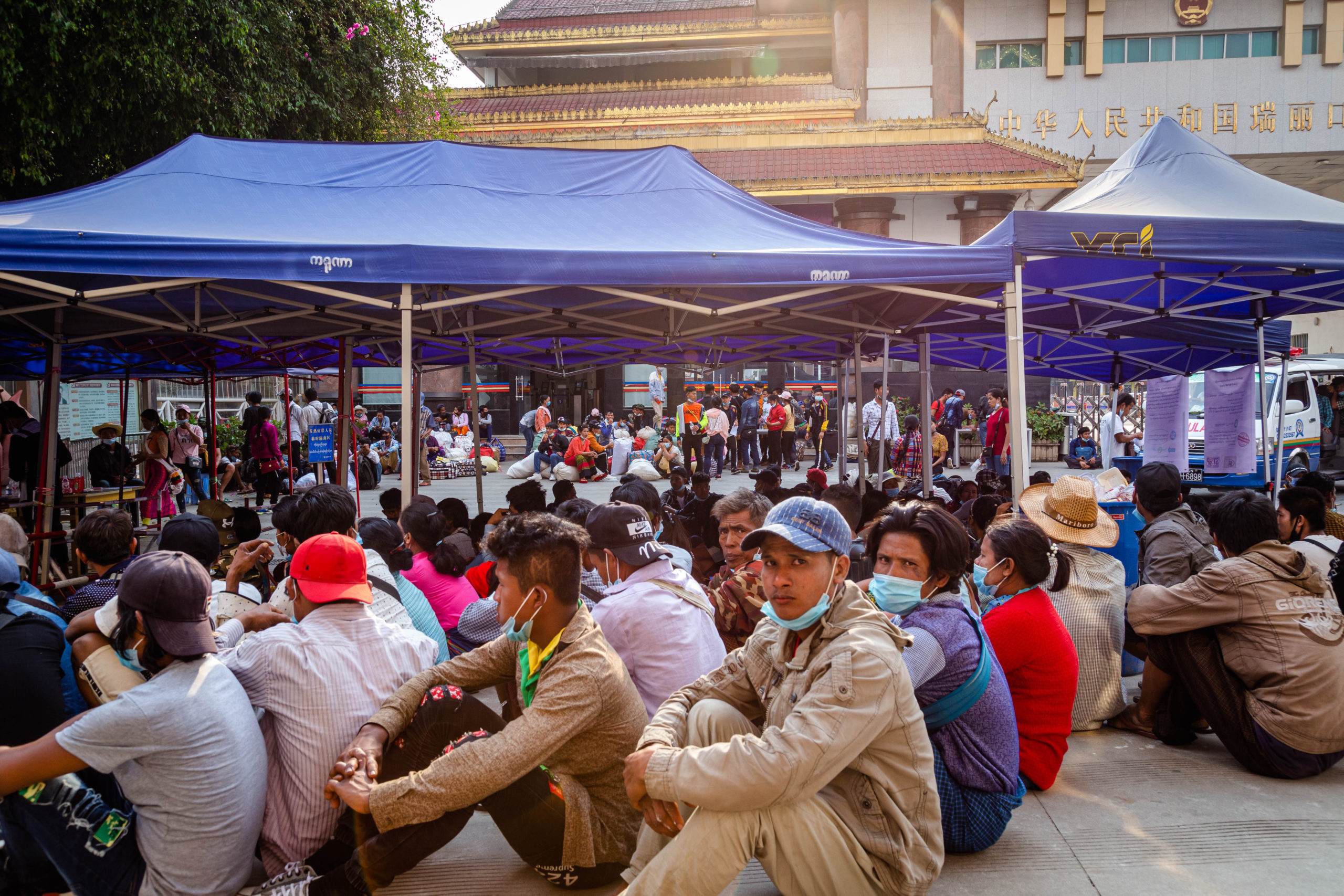 300,000 Myanmar migrant workers in Thailand jobless due to COVID-19 ...