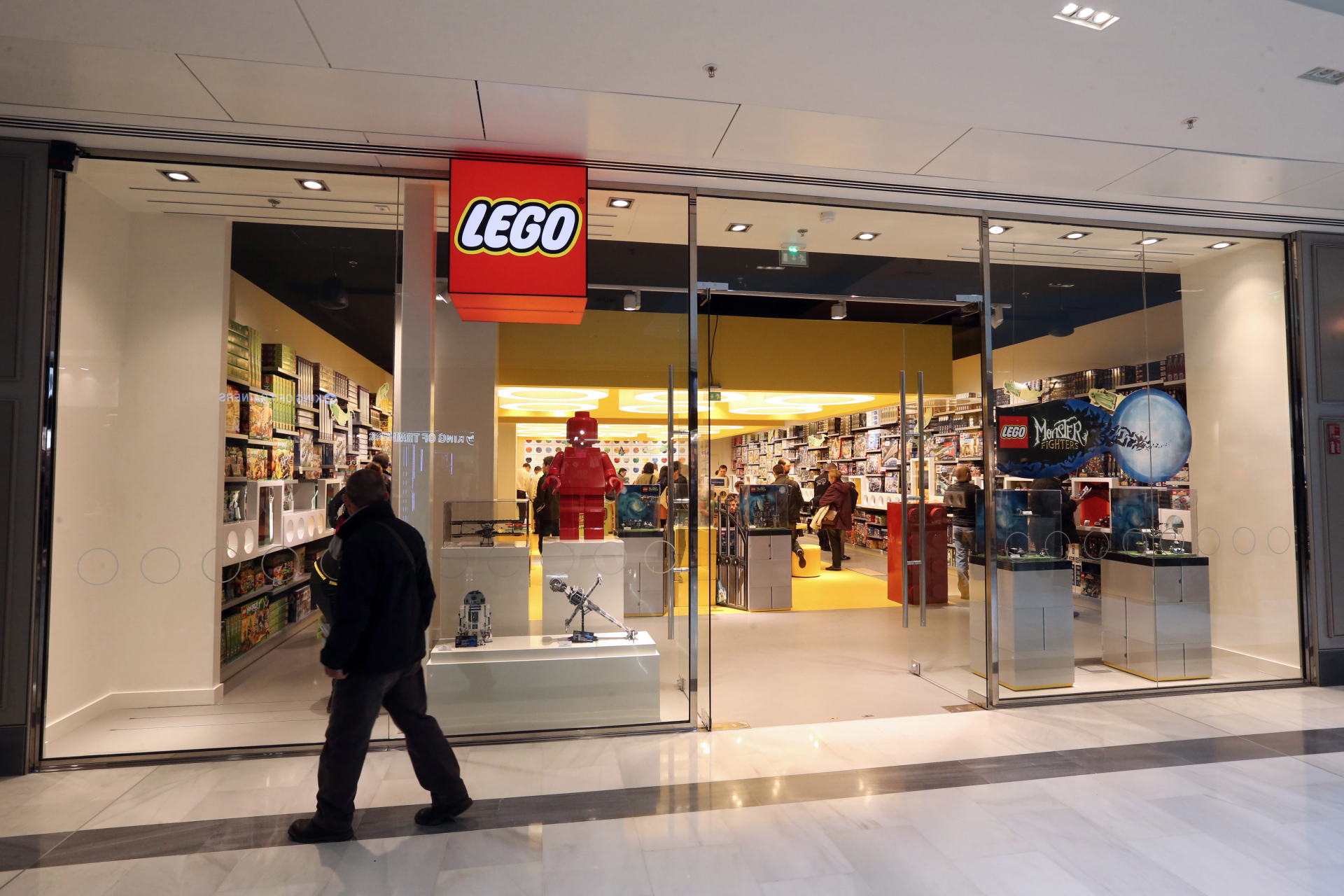 LEGO halts digital marketing of police sets, pledges 4M for black