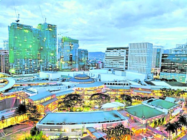 JLL expects the Metro Manila real estate market to see continued gradual market recovery, and sustained momentum in the third quarter, owing to increasing return-to-office  by occupiers.
