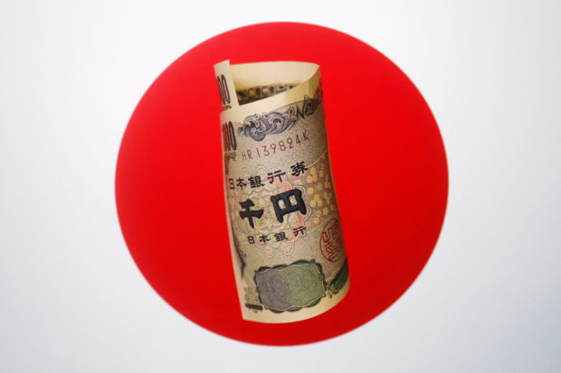 日本の経常収支の衰退は円の弱体化を強調