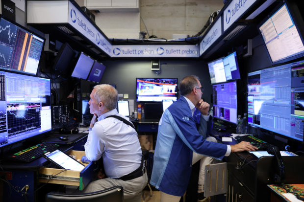 Traders on NYSE trading floor