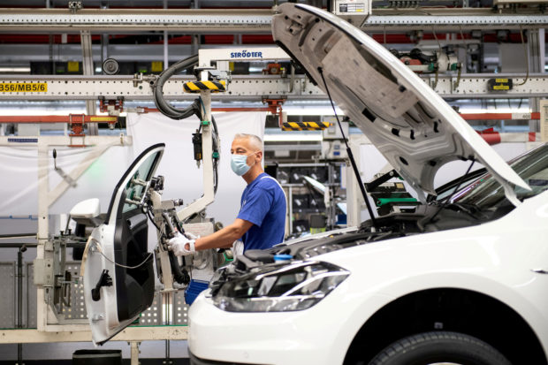 Workers at Volkswagen assembly 