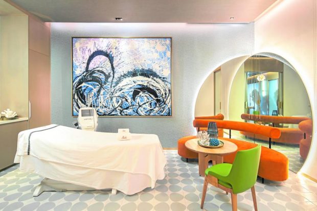 Designed by Budji Layug, the clinic takes its design inspiration from the pristine waters of the province.