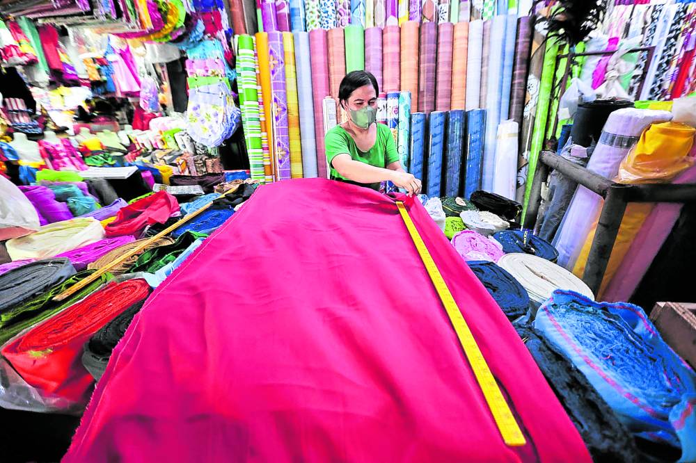 Garment Exporters Await Better 2024 Inquirer Business   372296 