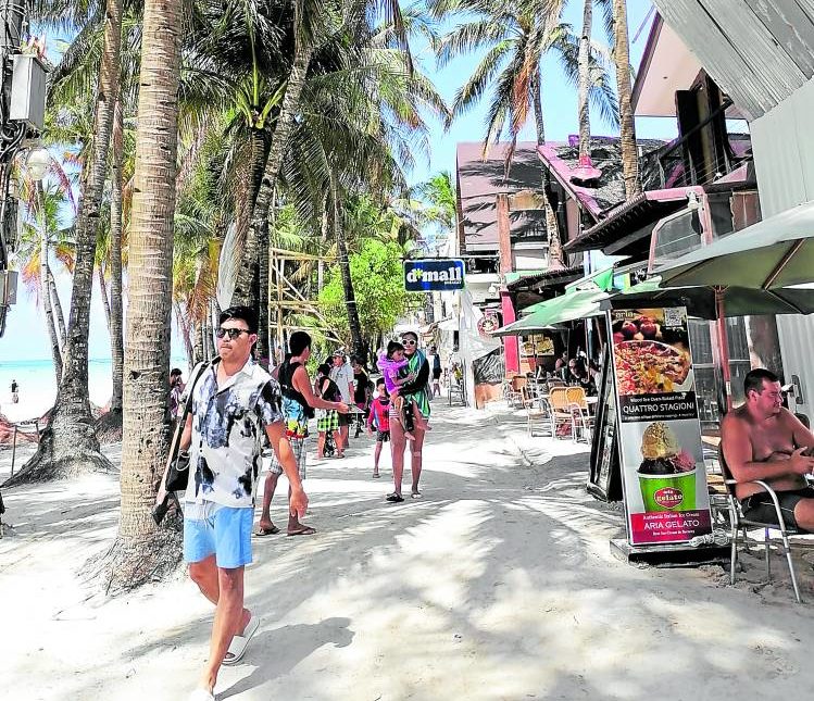 Tourist arrivals hit a new record high in May