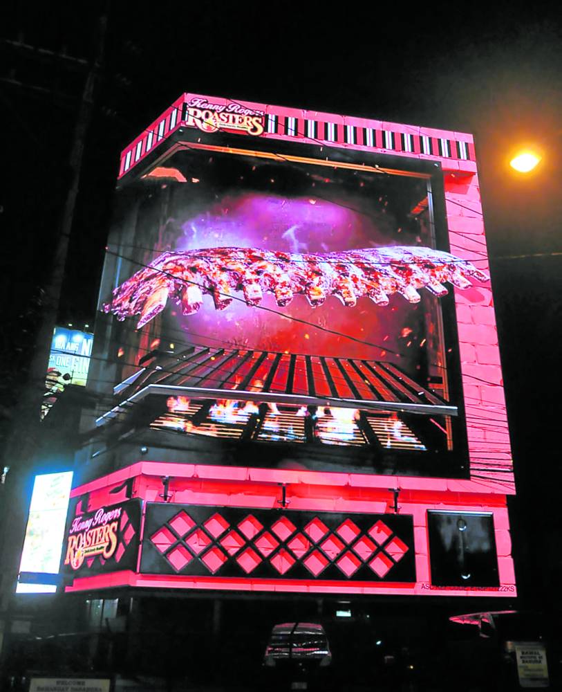 Motorists can’t miss the Kenny Rogers Roasters 3D LED billboard on Edsa-Mandaluyong. 
