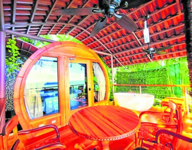 The Cockpit Cabana of the Costa Verde Hotel allows guests to stay in the middle of a jungle inside a retrofitted Boeing.