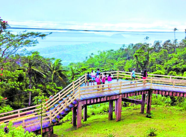 Tagaytay’s thriving tourism industry, brimming with leisureactivities, dining options and accommodations, caters to all
tastes and budgets.