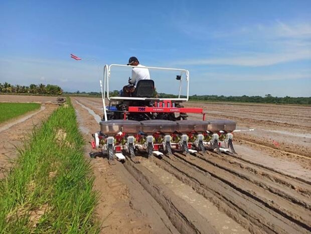 The progress of mechanization in Philippine rice farms continues to be sluggish.