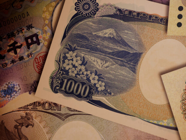 yen banknotes 