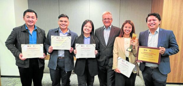 CHAMPION Ateneo de Manila wins HSBC/HKU Asia Pacific Business Case Competition: (From left) Darren Carrandang, Louie Miranda, Joyce Ong, HSBC Philippines CEO Sandeep Uppal, Julianne Co and team coach James Soriano — Contributed photo