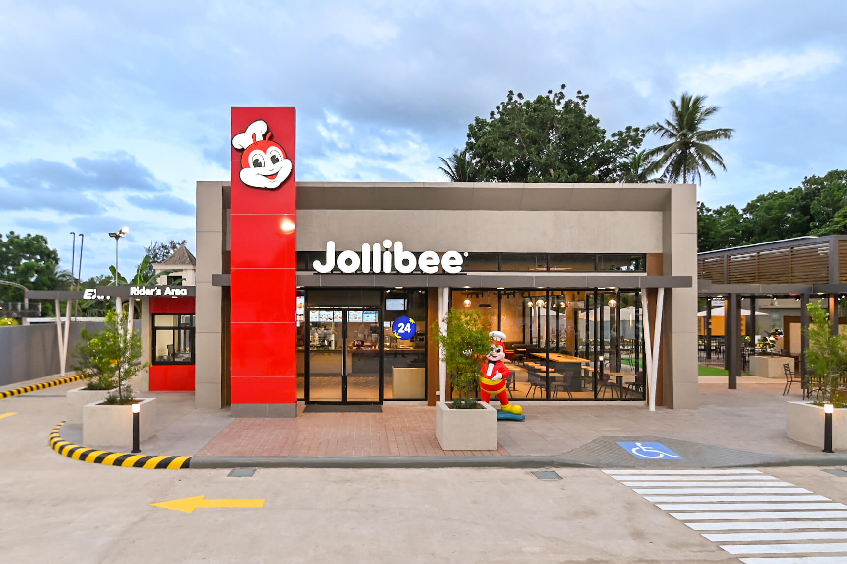 Jollibee eyes yet another global brand