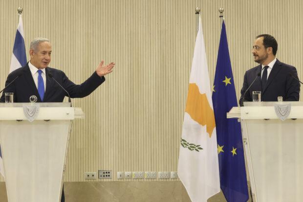 Cypriot president Nikos Christodoulides, right, and Israeli Prime Minister Benjamin Netanyahu