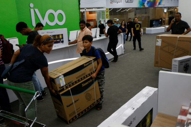 Black Friday spreads to Venezuela with shoppers seeking bargains