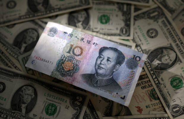 Chinese yuan and US dollar banknotes