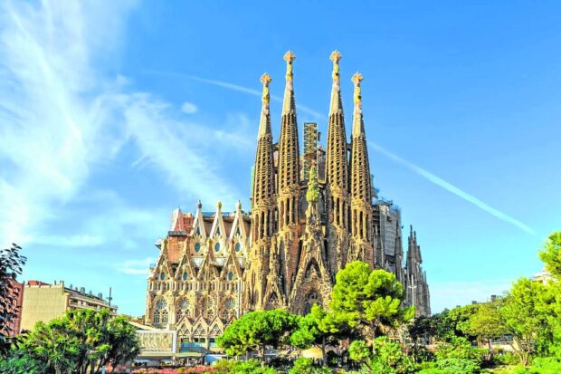 LA SAGRADA FAMILIA