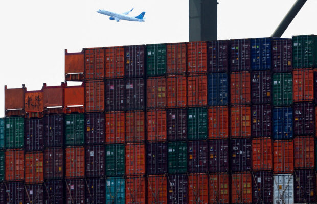 Falling imports compress US trade deficit in November