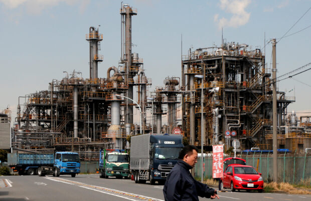 Japan Jan factory activity shrinks, but service sector picks up