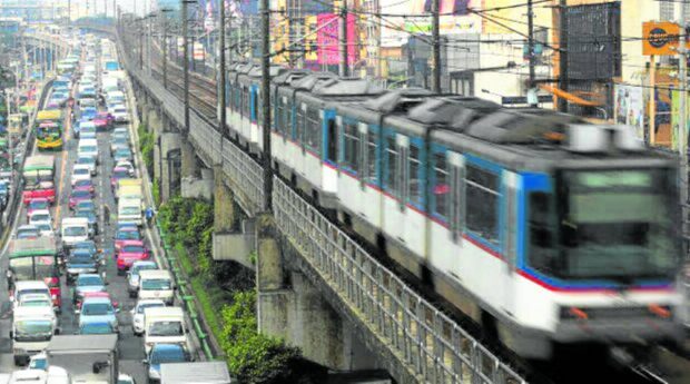 There’s a reported 30 percentincrease in MRT-3 ridership in
2023. (FILE PHOTO)
