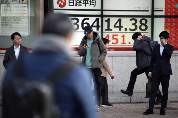 Asian shares mixed, Hong Kong stocks near 15-month low