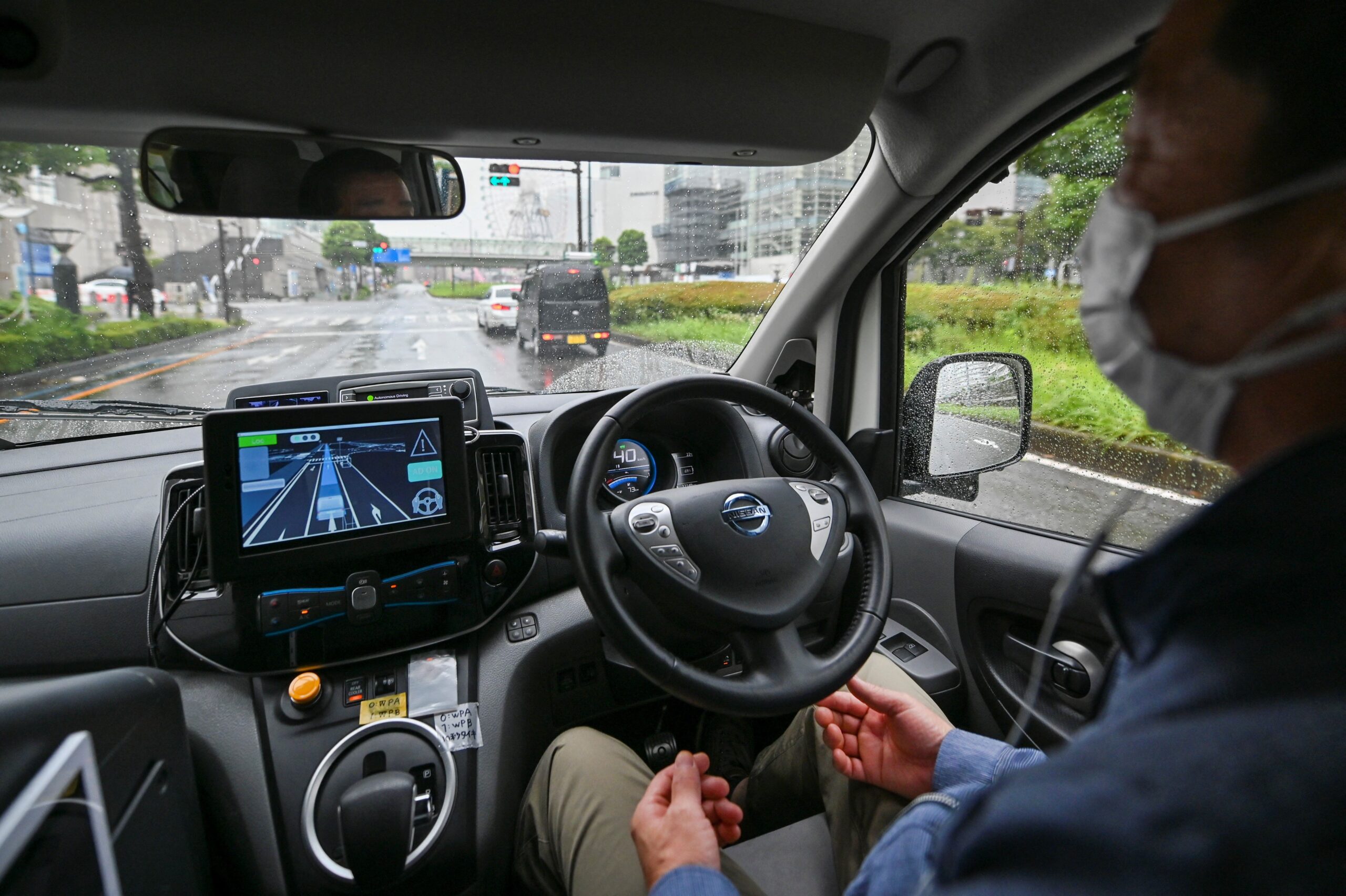 Nissan plans self-driving taxi service in Japan