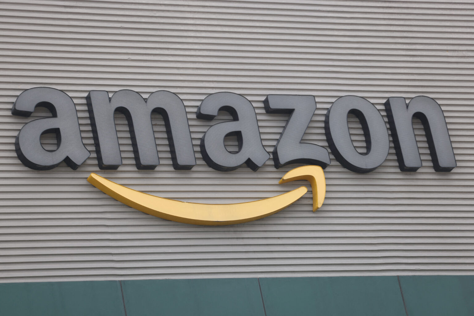 Amazon results beat expectations, powered by cloud